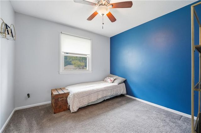 3916 Queen Ridge Drive, Independence, MO 64055