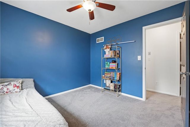 3916 Queen Ridge Drive, Independence, MO 64055