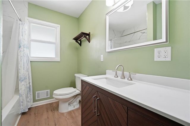 3916 Queen Ridge Drive, Independence, MO 64055