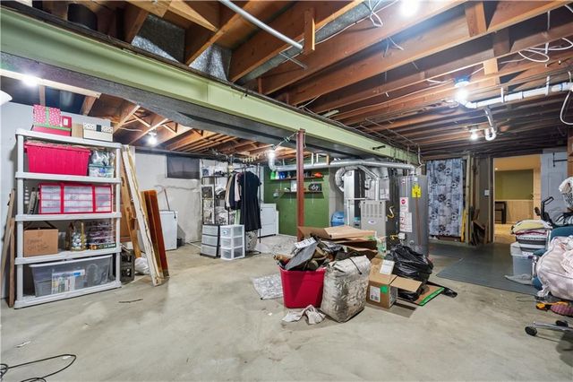 3916 Queen Ridge Drive, Independence, MO 64055
