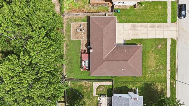 3916 Queen Ridge Drive, Independence, MO 64055