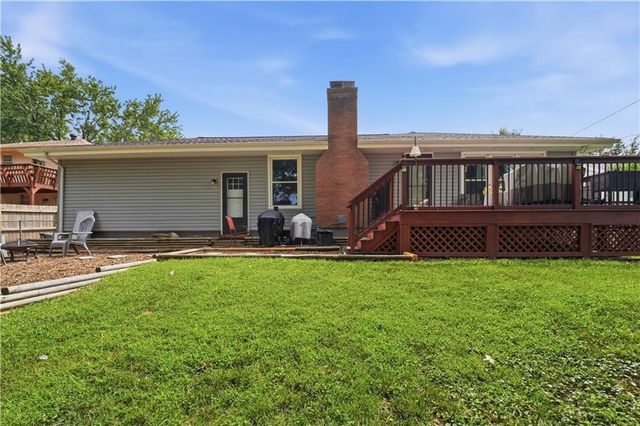 3916 Queen Ridge Drive, Independence, MO 64055