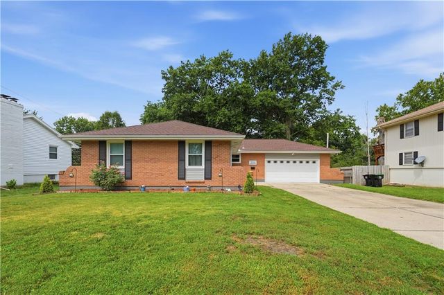 3916 Queen Ridge Drive, Independence, MO 64055