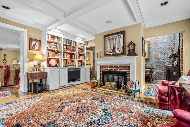 408 Mayfair Ln, Louisville, KY 40207