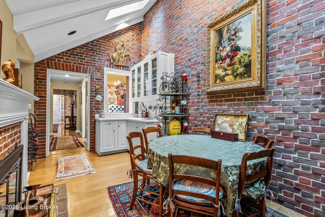 408 Mayfair Ln, Louisville, KY 40207