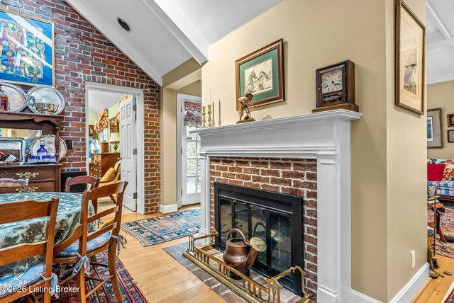 408 Mayfair Ln, Louisville, KY 40207