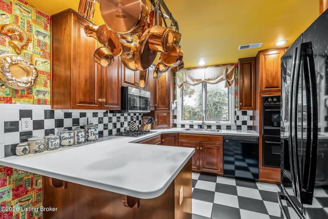 408 Mayfair Ln, Louisville, KY 40207