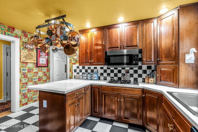 408 Mayfair Ln, Louisville, KY 40207