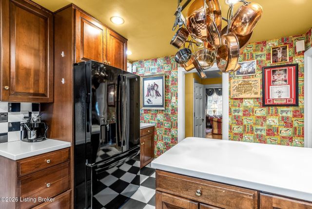 408 Mayfair Ln, Louisville, KY 40207