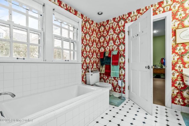 408 Mayfair Ln, Louisville, KY 40207