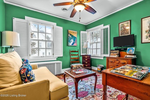 408 Mayfair Ln, Louisville, KY 40207