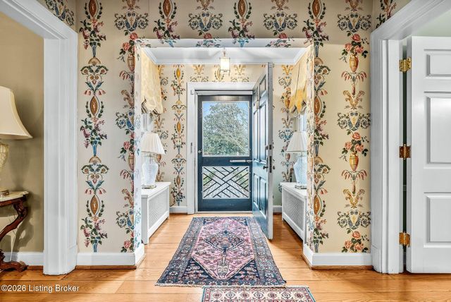 408 Mayfair Ln, Louisville, KY 40207