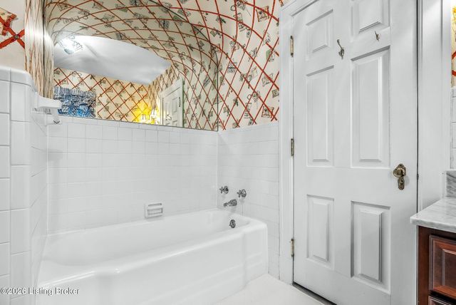 408 Mayfair Ln, Louisville, KY 40207