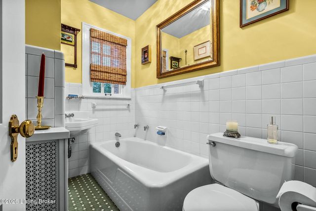 408 Mayfair Ln, Louisville, KY 40207