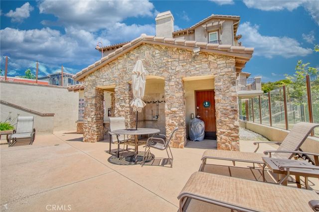 21976 Cortina, Chatsworth, CA 91311
