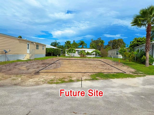 12 Los Gatos Lane, Port St. Lucie, FL 34952