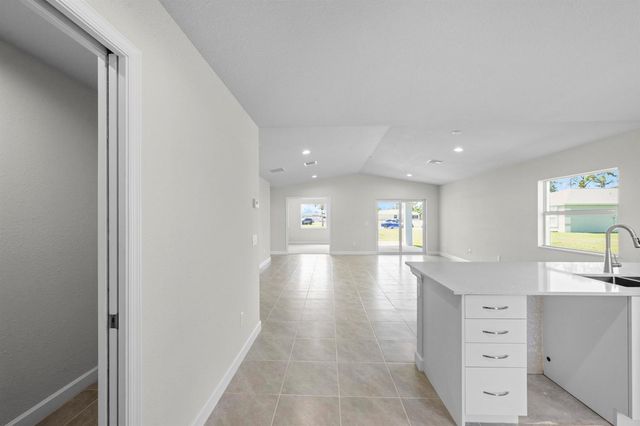 12 Los Gatos Lane, Port St. Lucie, FL 34952