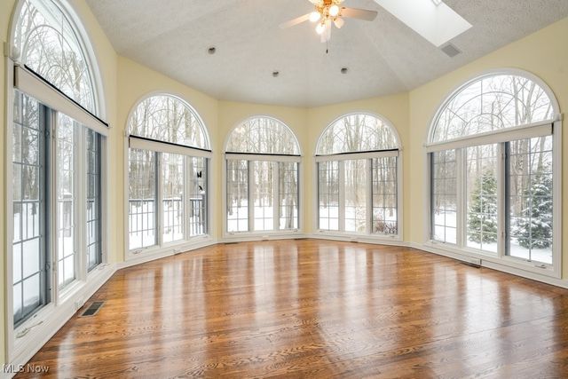 515 Woodview Trail, Aurora, OH 44202