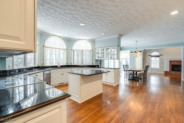 515 Woodview Trail, Aurora, OH 44202