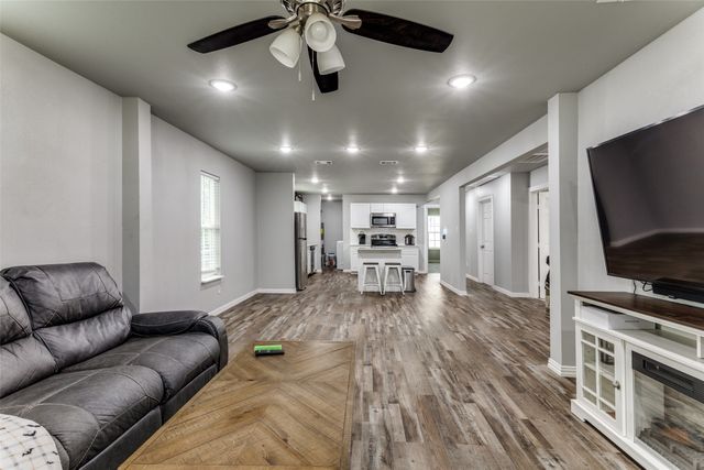 2805 Springdale Road, Fort Worth, TX 76111