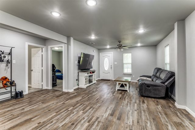 2805 Springdale Road, Fort Worth, TX 76111