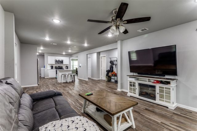 2805 Springdale Road, Fort Worth, TX 76111