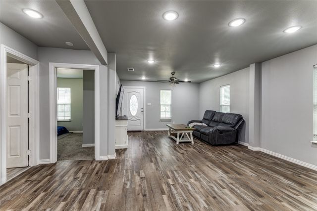 2805 Springdale Road, Fort Worth, TX 76111