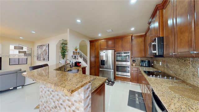 8610 NW 101st Pl, Doral, FL 33178