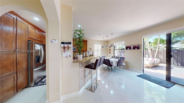 8610 NW 101st Pl, Doral, FL 33178
