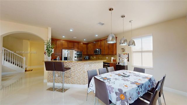 8610 NW 101st Pl, Doral, FL 33178