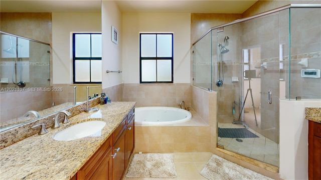 8610 NW 101st Pl, Doral, FL 33178
