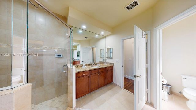 8610 NW 101st Pl, Doral, FL 33178