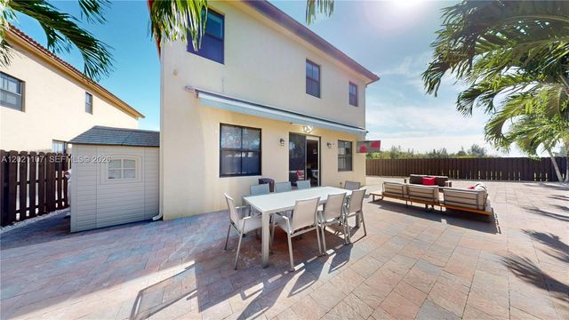 8610 NW 101st Pl, Doral, FL 33178