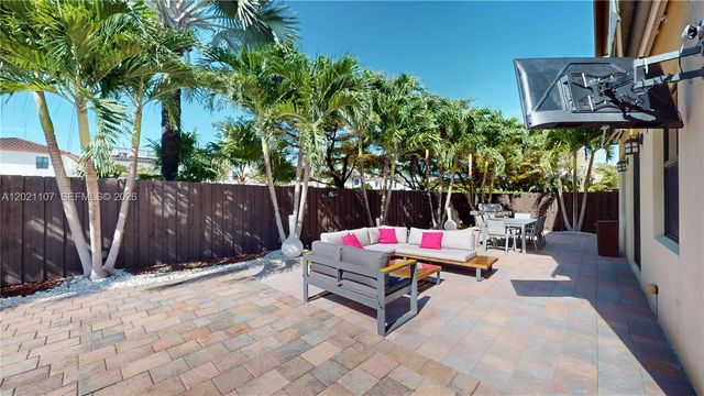 8610 NW 101st Pl, Doral, FL 33178