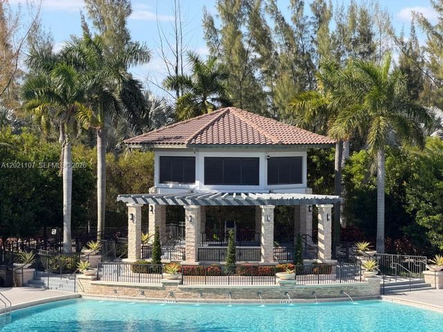 8610 NW 101st Pl, Doral, FL 33178