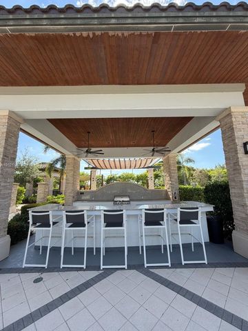 8610 NW 101st Pl, Doral, FL 33178