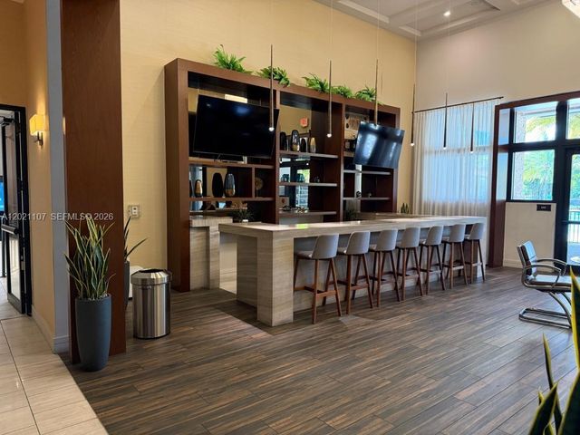 8610 NW 101st Pl, Doral, FL 33178