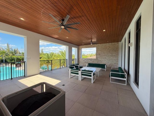 8610 NW 101st Pl, Doral, FL 33178