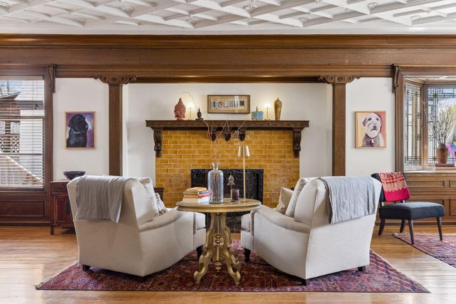 1807 Dupont Avenue S, Minneapolis, MN 55403