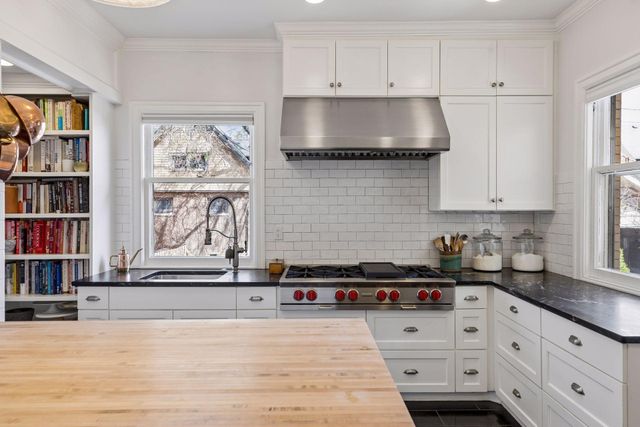 1807 Dupont Avenue S, Minneapolis, MN 55403