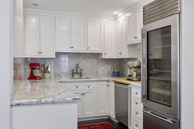1807 Dupont Avenue S, Minneapolis, MN 55403