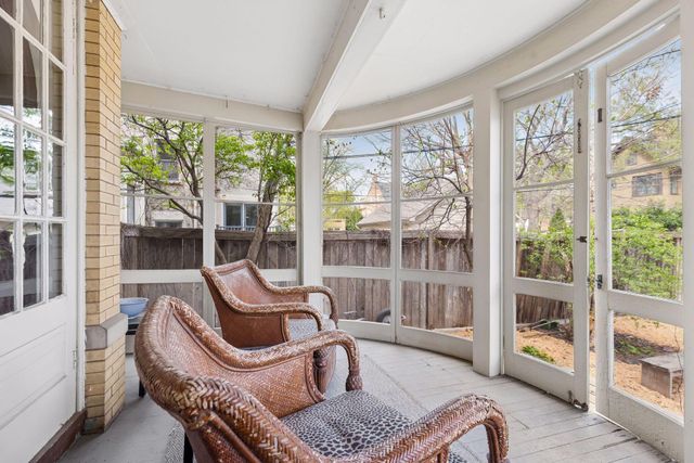 1807 Dupont Avenue S, Minneapolis, MN 55403