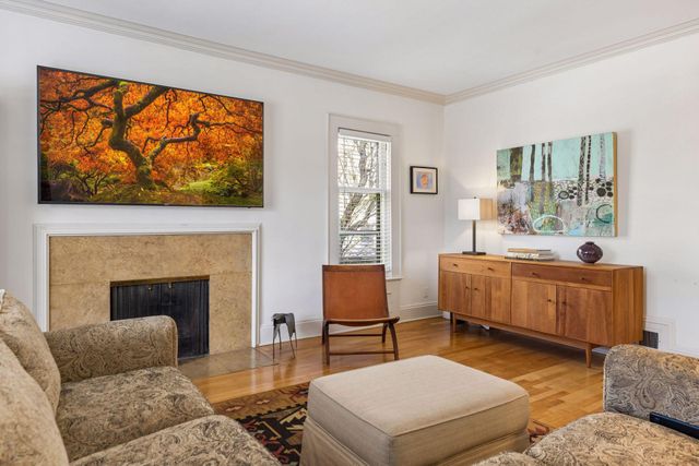 1807 Dupont Avenue S, Minneapolis, MN 55403