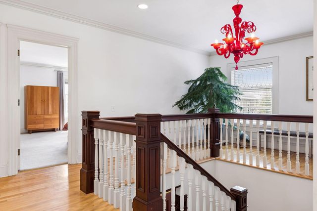 1807 Dupont Avenue S, Minneapolis, MN 55403