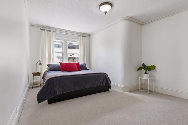 1807 Dupont Avenue S, Minneapolis, MN 55403