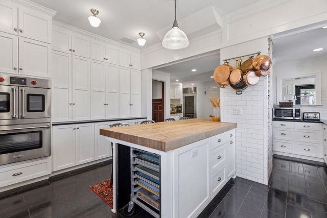 1807 Dupont Avenue S, Minneapolis, MN 55403