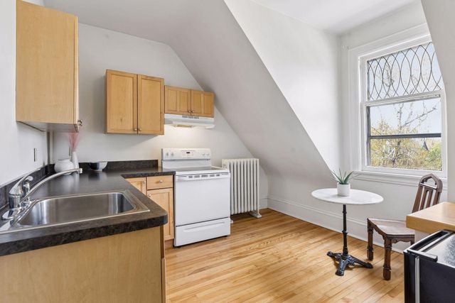 1807 Dupont Avenue S, Minneapolis, MN 55403