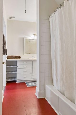 1807 Dupont Avenue S, Minneapolis, MN 55403