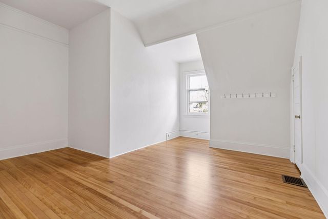 1807 Dupont Avenue S, Minneapolis, MN 55403