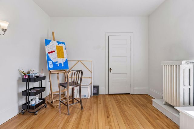 1807 Dupont Avenue S, Minneapolis, MN 55403